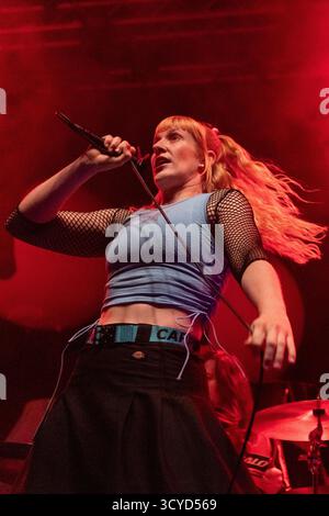 Oslo, Norwegen. Oktober 2025. Die US-amerikanische Punkrock-Band Snooper gibt ein Live-Konzert in der Sentrum Scene in Oslo. Hier ist Sänger Blair Tramel live auf der Bühne zu sehen. Stockfoto