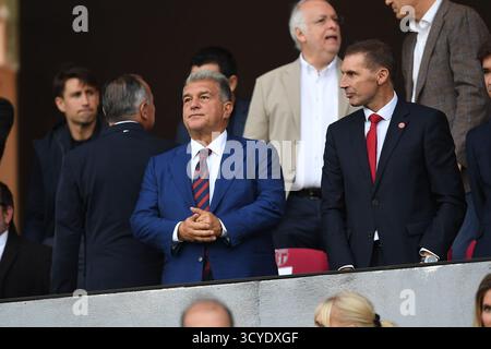 Barcelona, Spanien. Oktober 2016. FC BARCELONA gegen GIRONA FC 18. Oktober 2025 während des Spiels zwischen FC Barcelona und Girona FC, das dem neunten Tag der La Liga EA Sports im Olimpic-Stadion Lluis Companys in Montjuic in Barcelona entspricht. Quelle: Rosdemora/Alamy Live News Stockfoto