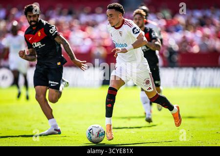 Sevilla, Espagne. Oktober 2025. Ruben VARGAS vom Sevilla FC während des spanischen Meisterschaftsspiels LaLiga zwischen Sevilla FC und RCD Mallorca am 18. Oktober 2025 im Estadio Ramon Sanchez Pizjuan in Sevilla, Spanien - Foto Rafael Roman/Matthieu Mirville/DPPI Credit: DPPI Media/Alamy Live News Stockfoto