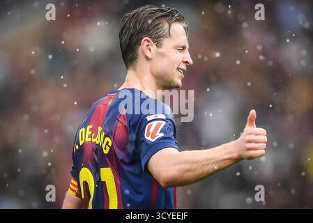 Barcelona, Espagne. Oktober 2025. Frenkie DE JONG von Barcelona während des spanischen Meisterschaftsspiels der LaLiga zwischen dem FC Barcelona und Girona FC am 18. Oktober 2025 im Estadi Olimpic Lluis Companys in Barcelona, Spanien - Foto Sergio Ros/Matthieu Mirville/DPPI Credit: DPPI Media/Alamy Live News Stockfoto
