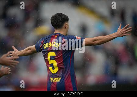 Barcelona, Spanien. Oktober 2025. Pau Cubarsi (FC Barcelona) gibt Gesten während eines La Liga EA Sports Spiels zwischen dem FC Barcelona und Girona FC bei Estadi Olimpic Lluís Companys. Endstand: FC Barcelona 2:1 Girona FC Credit: SOPA Images Limited/Alamy Live News Stockfoto