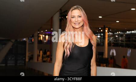 Sao Paulo, Sao Paulo, Brasilien. Oktober 2025. Sao Paulo (SP) - 10/18/2025 - Social/Fashion Show/dendezeiro - Schauspielerin Luana Piovani während der Modenschau der Marke Dendezeiro auf der Sao Paulo Fashion Week - SPFW N60, in Pacubra, im Ibirapuera Park in Sao Paulo, diesen Samstag, 18. Oktober 2025. (Foto: Milene Cardoso/Thenews2/Zumapress) (Foto: © Milene Cardoso/TheNEWS2 via ZUMA Press Wire) NUR REDAKTIONELLE VERWENDUNG! Nicht für kommerzielle ZWECKE! Stockfoto