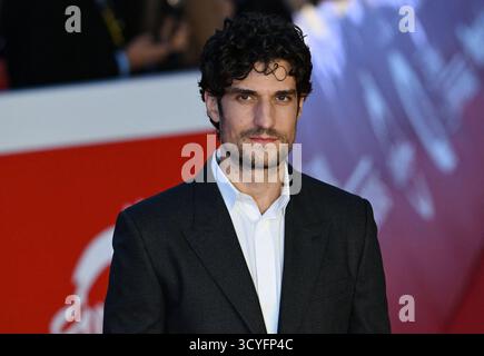Rom, Italien. Oktober 2025. Louis Garrel besucht den Film „Couture“ auf dem 20. Rom Film Festival am 18. Oktober 2025 in Rom. Foto: Eric Vandeville/ABACAPRESS.COM Credit: Abaca Press/Alamy Live News Stockfoto