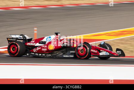 Charles Leclerc fährt im Qualifying-Rennen vor dem Formel 1 MSC Cruises United States Grand Prix auf dem Circuit of the Americas in Austin, Texas am Samstag, den 18. Oktober 2025.“ (Foto: Stephanie Tacy/SIPA USA) Stockfoto