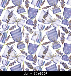 Beutel mit Lavendelduft und Schleife aus Raffiaband, Punkte und Streifen, einzelne lavandula-Blüten. Isoliertes nahtloses Muster, handgezeichnet in Aquarell Stockfoto
