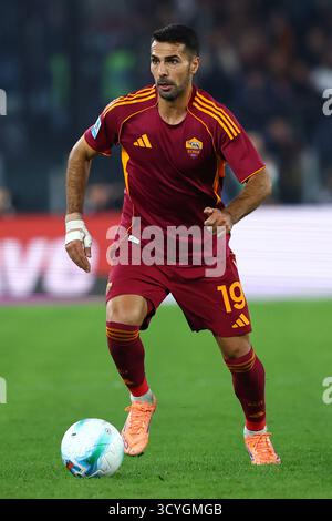 Rom, Italien. Oktober 2025. Zeki Celik von Roma während des italienischen Meisterschaftsspiels Serie A zwischen AS Roma und FC Internazionale am 18. Oktober Stockfoto