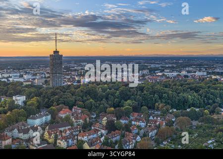 Herrlicher Sonnenaufgang im Spätsommer über Augsburg in Bayerisch-Schwaben Stockfoto