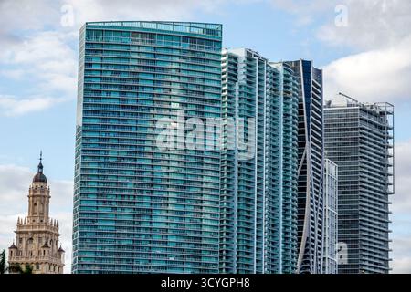 Miami Florida, Downtown Biscayne Boulevard, moderne Wolkenkratzer hohe Wohntürme Glasarchitektur zeitgenössisches Design Luxus Eigentumswohnungen F Stockfoto