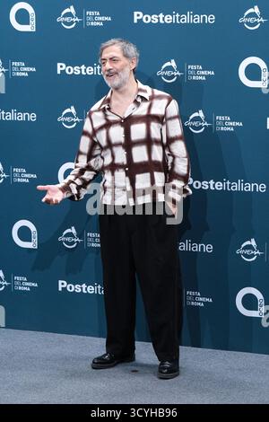 Rom, Italien. Oktober 2025. 18. Oktober 2025: Filippo Timi nimmt am Fotobesuch für den Film „Gli occhi degli altri“ während des 20. Rom Film fest im Auditorium Parco Della Musica in Rom Teil. (Foto von Elena Vizzoca/Pacific Press) Credit: Pacific Press Media Production Corp./Alamy Live News Stockfoto