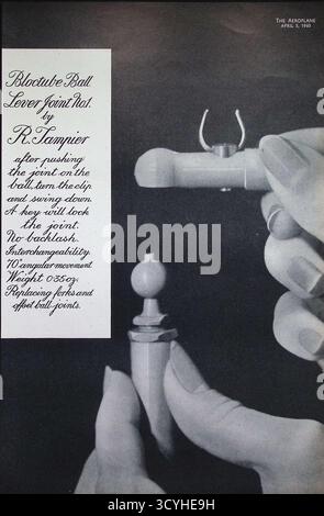 Original der Werbespot vom 5. April 1940 mit dem Bloctube Ball Lever Joint No.1 von R. Tampier. Die Abbildung zeigt die präzise gefertigte Verbindung, die das Spiel eliminiert, eine Winkelbewegung von 10° ermöglicht und die Austauschbarkeit gewährleistet. Mit einem Gewicht von nur 0,35 Unzen ersetzte er herkömmliche Gabeln und versetzte Kugelgelenke, was die mechanische Innovation in der britischen Maschinenbauindustrie vor dem Krieg unterstreicht. Stockfoto