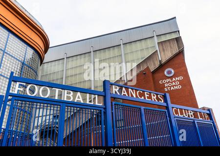 Haupttor am Eingang der Copland Road zum Fußballplatz des Ibrox Stadions, dem Heimstadion des Rangers FC, Glasgow, Schottland, Großbritannien Stockfoto