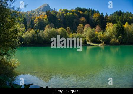 Seen ' Iles de Chéran' in den französischen alpen in Savoie Stockfoto