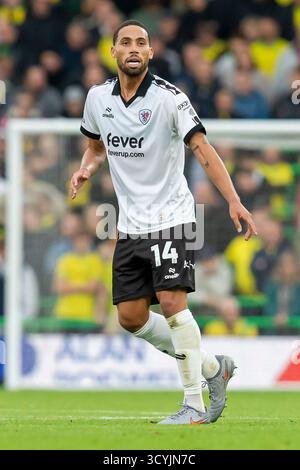 Zak Vyner von Bristol City während des Sky Bet Championship Matches zwischen Norwich City und Bristol City in der Carrow Road, Norwich am Samstag, den 18. Oktober 2025. (Foto: David Watts | MI News) Credit: MI News & Sport /Alamy Live News Stockfoto