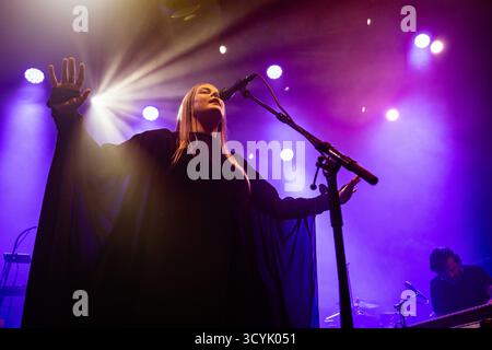 Kopenhagen, Dänemark. Oktober 2025. Der färöische Sänger, Songwriter und Musiker Elinborg gibt ein Live-Konzert in Poolen Kopenhagen. Stockfoto