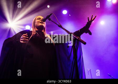 Kopenhagen, Dänemark. Oktober 2025. Der färöische Sänger, Songwriter und Musiker Elinborg gibt ein Live-Konzert in Poolen Kopenhagen. Stockfoto