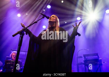 Kopenhagen, Dänemark. Oktober 2025. Der färöische Sänger, Songwriter und Musiker Elinborg gibt ein Live-Konzert in Poolen Kopenhagen. Stockfoto