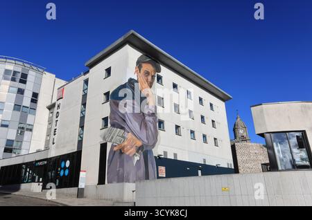 Neues Wandbild auf Shiprow von Case Maclaim, Teil des Nuart Aberdeen Street Art Festival 2024, mit dem Thema „lebendiges Erbe“ in der Granite City, Schottland Stockfoto
