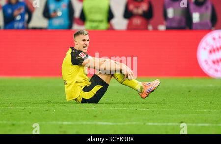 Nico Schlotterbeck von Dortmund im Spiel FC BAYERN München - BORUSSIA DORTMUND 2-1 am 18. Oktober 2025 in der Allianz Arena München. Saison 2026/2026, 1.Bundesliga, FCB, Spieltag 7, Fotograf: ddp-Bilder / STAR-Bilder - DFL-VORSCHRIFTEN VERBIETEN JEDE VERWENDUNG VON FOTOGRAFIEN als BILDSEQUENZEN und/oder QUASI-VIDEO - Stockfoto