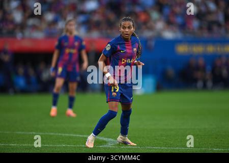 Barcelona, Esp. Oktober 2025. FC BARCELONA GEGEN GRANADA CF. 19. Oktober 2025 Vicky Lopez (19) vom FC Barcelona während des Spiels zwischen dem FC Barcelona und Granada CF, das dem achten Tag der La Liga F Moeve im Johan Cruyff Stadium in Barcelona am 19. Oktober 2025 entspricht. Quelle: Rosdemora/Alamy Live News Stockfoto