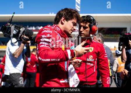 Austin, Usa. Oktober 2025. Monaco-Formel-1-Fahrer Charles Leclerc von Scuderia Ferrari wird am Sonntag, den 19. Oktober 2025, auf dem Circuit of the Americas in Austin, Texas, auf den Grand Prix der Vereinigten Staaten vorbereitet. Foto: Greg Nash/UPI Credit: UPI/Alamy Live News Stockfoto