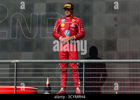 Austin, USA. Oktober 2025. Charles Leclerc (MCO), Scuderia Ferrari HP, Platz 16 auf dem Podium nach dem Rennen während des Grand Prix 2025 der Vereinigten Staaten, Formel-1-Meisterschaft in Austin, USA, 19. Oktober 2025 Credit: Independent Photo Agency/Alamy Live News Stockfoto