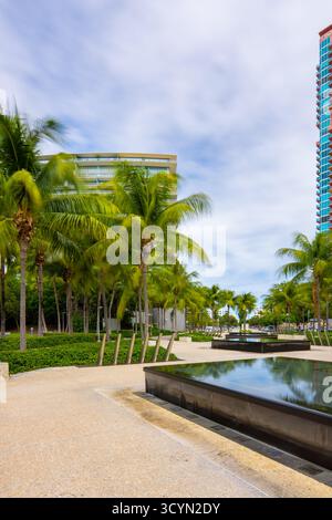 South Pointe Park Miami Beach. Der Haupteingang liegt an der südlichsten Spitze der Washington Avenue und ist ein großartiges entspannendes Touristenziel mit fantastischem Stockfoto