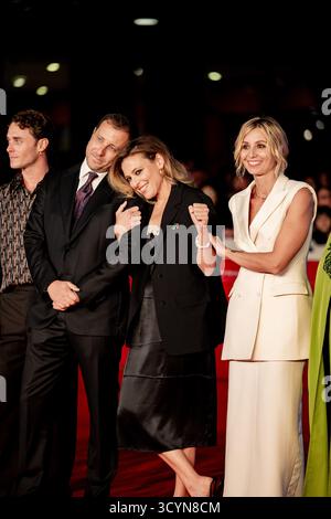 ROM, ITALIEN - 18. OKTOBER 2025: Jasmine Trinca, Filippo Timi, Andrea de Sica, Matteo Olivetti, Anna Ferzetti besucht den roten Teppich von 'Gli occhi degl Stockfoto