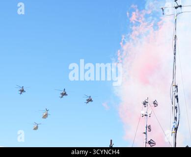 19. Oktober 2025, Circuit of the Americas, Austin, FORMEL 1 MSC CRUISES UNITED STATES GRAND PRIX 2025, im Bild fliegen Kampfhubschrauber über die Austin Rennstrecke. Stockfoto