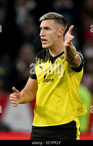 München, Deutschland. Oktober 2025. Fussball; Spieltag 07; 1. Bundesliga; Saison 2025/2026; FC Bayern München gegen Borussia Dortmund am 18.10.2025 in München. UBz: 04 Nico Schlotterbeck, Borussia Dortmund. Zeigen, Schreit. Quelle: dpa/Alamy Live News Stockfoto