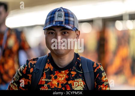 CIRCUIT OF THE AMERICAS, USA - 19. OKTOBER: Ayumu Iwasa, Reservefahrer für das Racing Bulls Team, während des Grand Prix der Vereinigten Staaten auf dem Circuit of the Americas am Sonntag, 19. Oktober 2025 in Austin, Texas, USA (Foto: Michael Potts/BSR Agency) Credit: BSR Agency/Alamy Live News Stockfoto