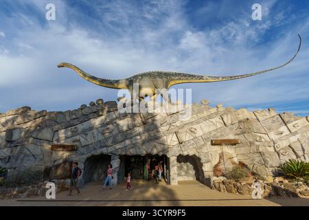 Eintritt zum Dinosaurier-Freizeitpark Dino Parque in Lourinhã, Portugal, Europa Stockfoto