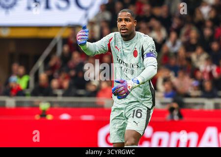 Mike Maignan vom AC Milan reagierte 2025/26 beim Fußballspiel der Serie A zwischen AC Milan und ACF Fiorentina im San Siro Stadion in Mailand Stockfoto