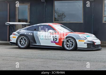 London, England-22. April 2025: Porsche 911 GT3 Cup 2014 (991) Stockfoto