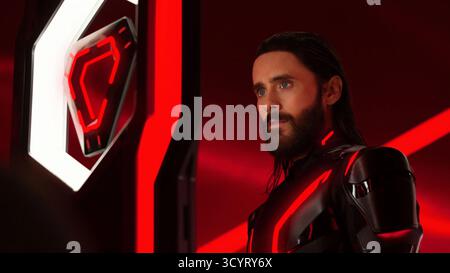 JARED LETO in TRON: ARES (2025), Regie: JOACHIM RONNING. Quelle: Walt Disney Pictures / Paradox / Album Stockfoto