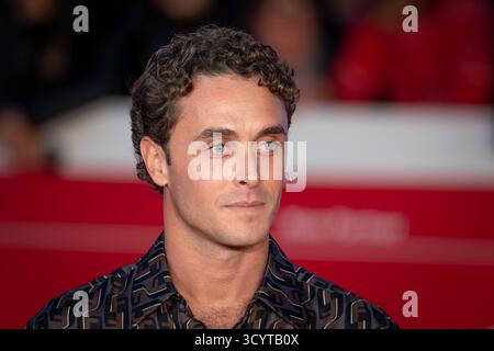GLI Occhi degli Altri Roter Teppich - das 20. Rom Film Festival. Rom, Italien - 18. Oktober 2025: Matteo Olivetti besucht den roten Teppich des Gli Occhi degli Altri während des 20. Rom Film Festivals im Auditorium Parco Della Musica. Rom Italien Italien Urheberrecht: XGennaroxLeonardix Stockfoto