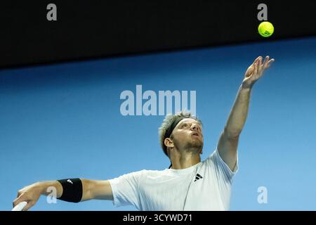 St. Jakobshalle, Basel, Schweiz. Oktober 2025. 2025 ATP Swiss Indoor Tennis Day 2; Alejandro Davidovich Fokina (ESP) in Aktion gegen Lorenzo Sonego (ITA) in der ersten Runde Credit: Action Plus Sports/Alamy Live News Stockfoto