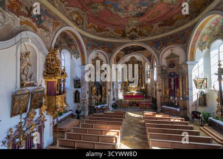 Lermoos: Kirche Lermoos, Kirchenschiff in der Tiroler Zugspitz Arena, Tirol, Tirol, Österreich Stockfoto