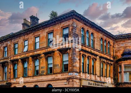 GREENOCK, SCHOTTLAND – 19. August 2024: Der Victoria Tower dominiert Greenock’s Municipal Building, eine kunstvolle Bürgerstruktur aus dem 19. Jahrhundert, die die Stadt symbolisiert Stockfoto