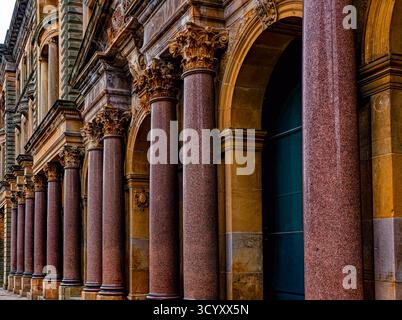 GREENOCK, SCHOTTLAND – 19. August 2024: Der Victoria Tower dominiert Greenock’s Municipal Building, eine kunstvolle Bürgerstruktur aus dem 19. Jahrhundert, die die Stadt symbolisiert Stockfoto