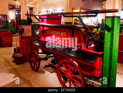 GREENOCK, SCHOTTLAND - 19. August 2024: Das Scottish Fire and Rescue Service Museum bewahrt die Geschichte der Brandbekämpfung in einer restaurierten Feuerwache in der Nähe des Hafens und des Hafens auf Stockfoto