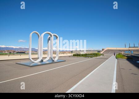 Kunst auf der alten Teststrecke. Im Museum für moderne Kunst der Pinacoteca Giovanni und Marella Agnelli im alten Fiat-Hauptquartier in Turin, Turin, Italien. Stockfoto