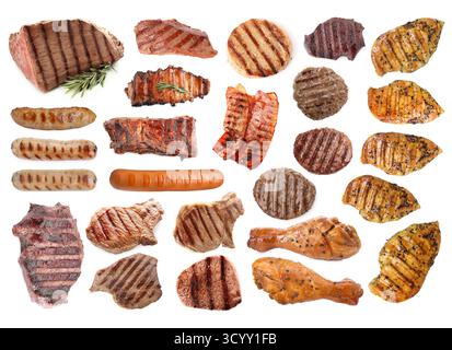 Gegrilltes Fleisch und Würstchen isoliert auf weiß, Set Stockfoto