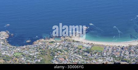 Camps Bay in der Nähe von Kapstadt aus der Luft Südafrika Camps Bay in der Nähe von Kapstadt aus der Luft Südafrika Stockfoto