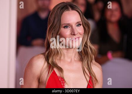 HOLLYWOOD, LOS ANGELES, KALIFORNIEN, USA - 16. OKTOBER: Kristen Bell kommt zur Los Angeles Premiere von Netflix 'Nobody Wants This' Staffel 2, die am 16. Oktober 2025 im Egyptian Theatre Hollywood in Hollywood, Los Angeles, Kalifornien, USA stattfindet. (Foto: Xavier Collin/Image Press Agency) Stockfoto