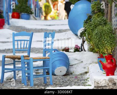 Alte weiße berühmte Treppe in Kos Stadt mit seinem Fischrestaurant auf der Insel Kos Griechenland Alte weiße berühmte Treppe in Kos Stadt mit Fischresta Stockfoto