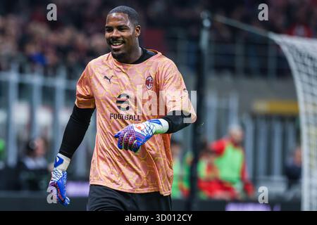 Mike Maignan vom AC Milan reagierte 2025/26 beim Fußballspiel der Serie A zwischen AC Milan und ACF Fiorentina im San Siro Stadion in Mailand Stockfoto