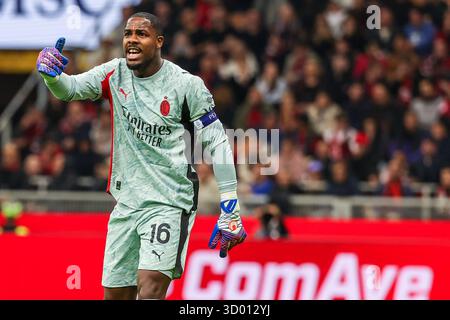 Mike Maignan vom AC Milan reagierte 2025/26 beim Fußballspiel der Serie A zwischen AC Milan und ACF Fiorentina im San Siro Stadion in Mailand Stockfoto