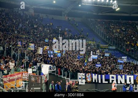 Rom, Italien. Oktober 2025. Fans des FC Internazionale während des Spiels der Serie A Enilive zwischen AS Roma und FC Internazionale am 18. Oktober 2025 im Stadio Olimpico in Rom. Quelle: Giuseppe Maffia/Alamy Live News Stockfoto