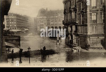 Paris, 8. Arrondissement der Bahnhof Saint-Lazare wurde während der Großen Überschwemmung von Paris 1910 überflutet französisches Departement : 75 - Region Paris : Ile-de-France Vintage Postkarte. Stockfoto