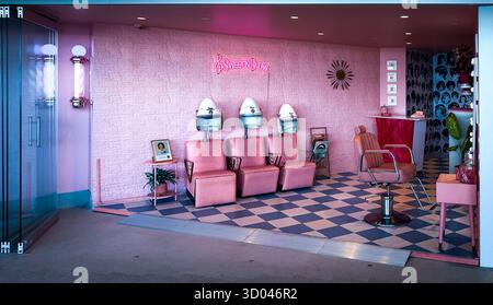 New York City, USA, 29. April 2024, Blick auf den Sweet N'Glow Salon im TWA Hotel am internationalen Flughafen J.F.K. Stockfoto